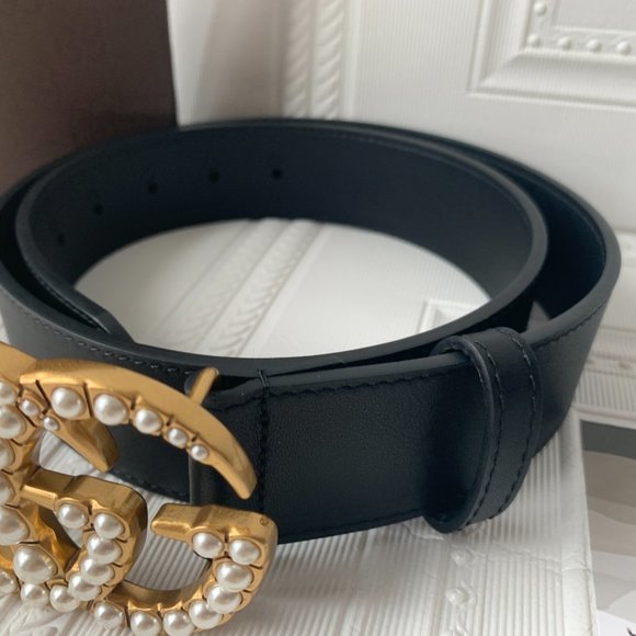 Leather belt with pearl GG buckle